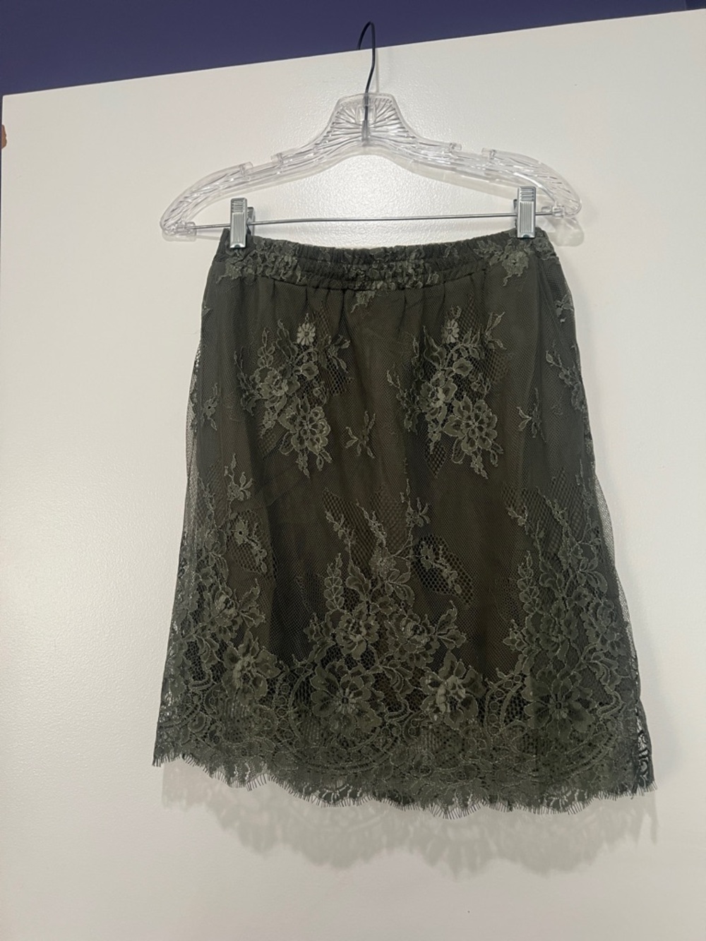 Falcon Bloom Olive/sage  Green Lace Mini Skirt with Elastic Waistband  size 2